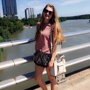 Meet your Posher, Kayla